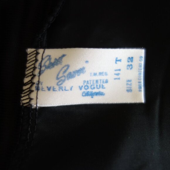 Vtg yet NWT U.S.A. BEVERLY VOGUE Black Half Slip w/ Zipper Lace Rose – Sz 32 - Picture 6 of 7